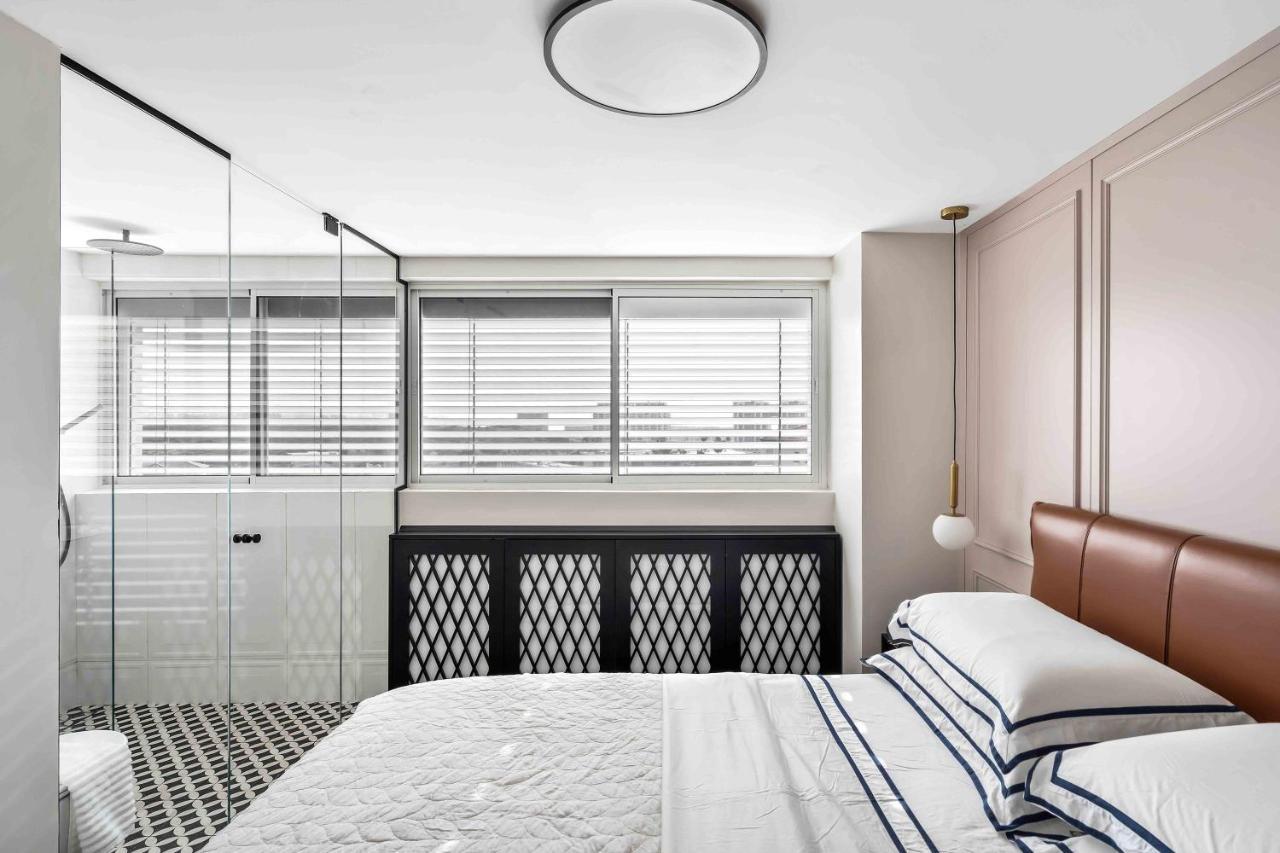 Elegant Duplex With Parking By Beachfront Stay Herzliya Bagian luar foto