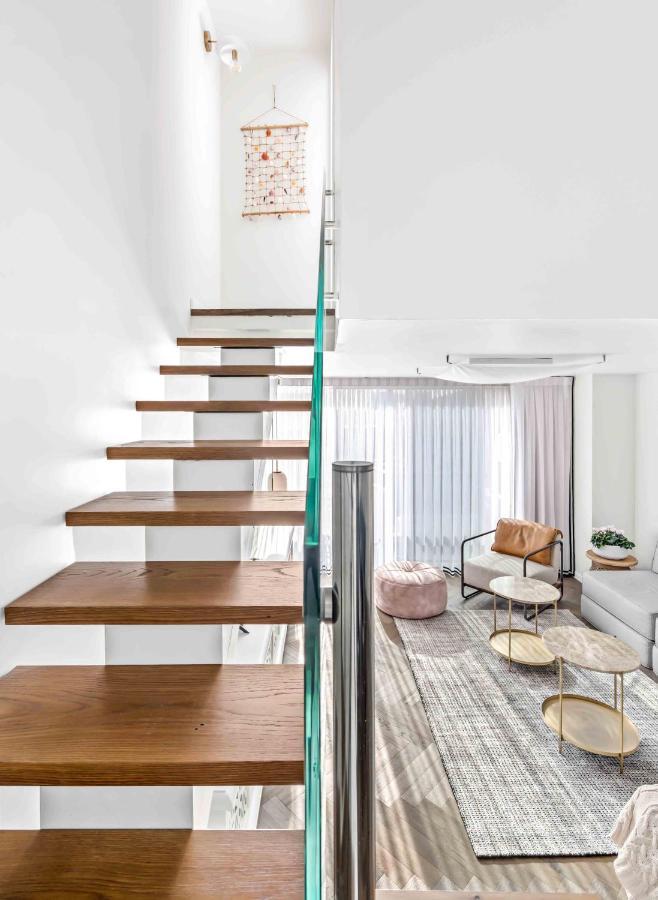 Elegant Duplex With Parking By Beachfront Stay Herzliya Bagian luar foto